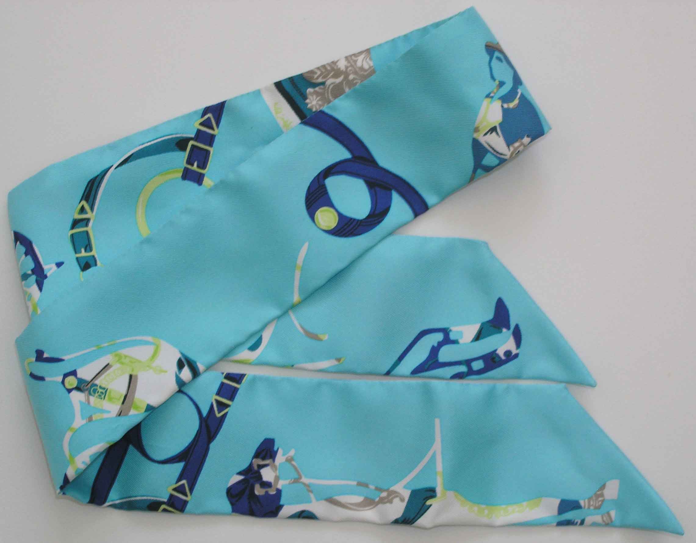 Tout en Carre Hermes Twilly Scarf