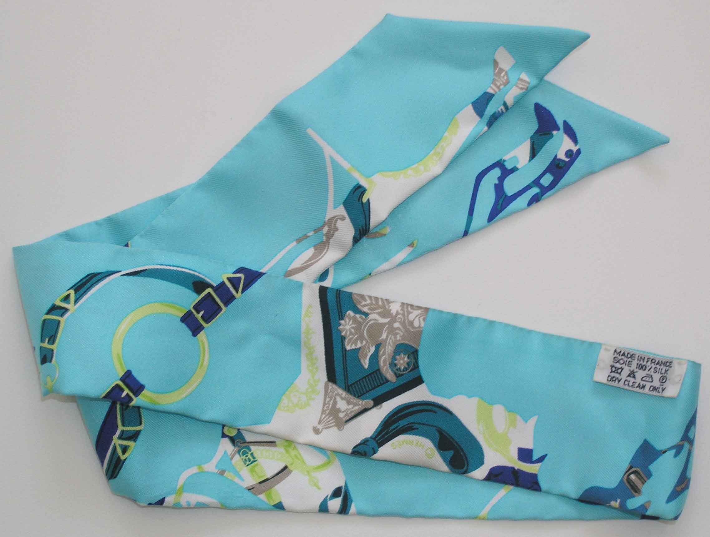 Tout en Carre Hermes Twilly Scarf