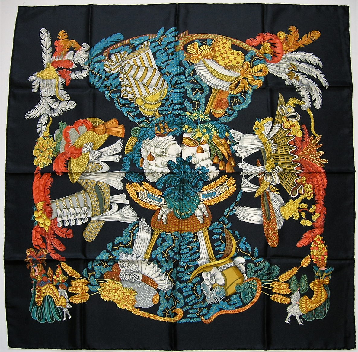 Chapeau Hermes Scarf