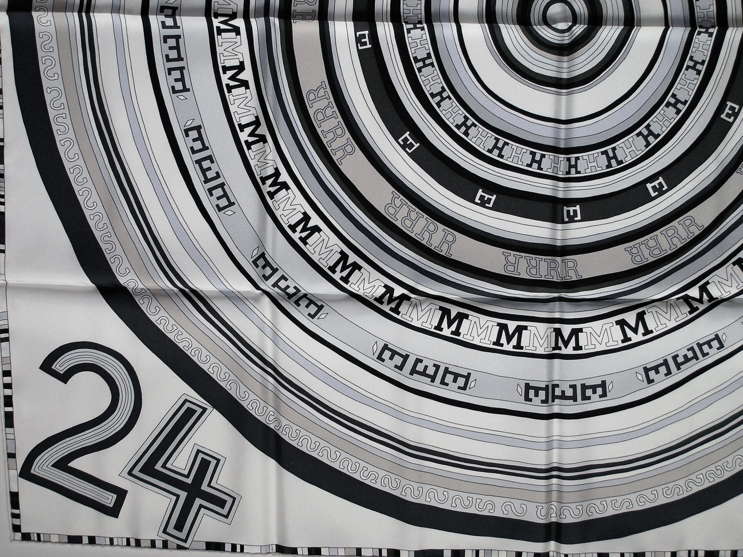 Tohu Bohu Hermes Scarf 2004 Claudia Stuhlhofer-Mayr