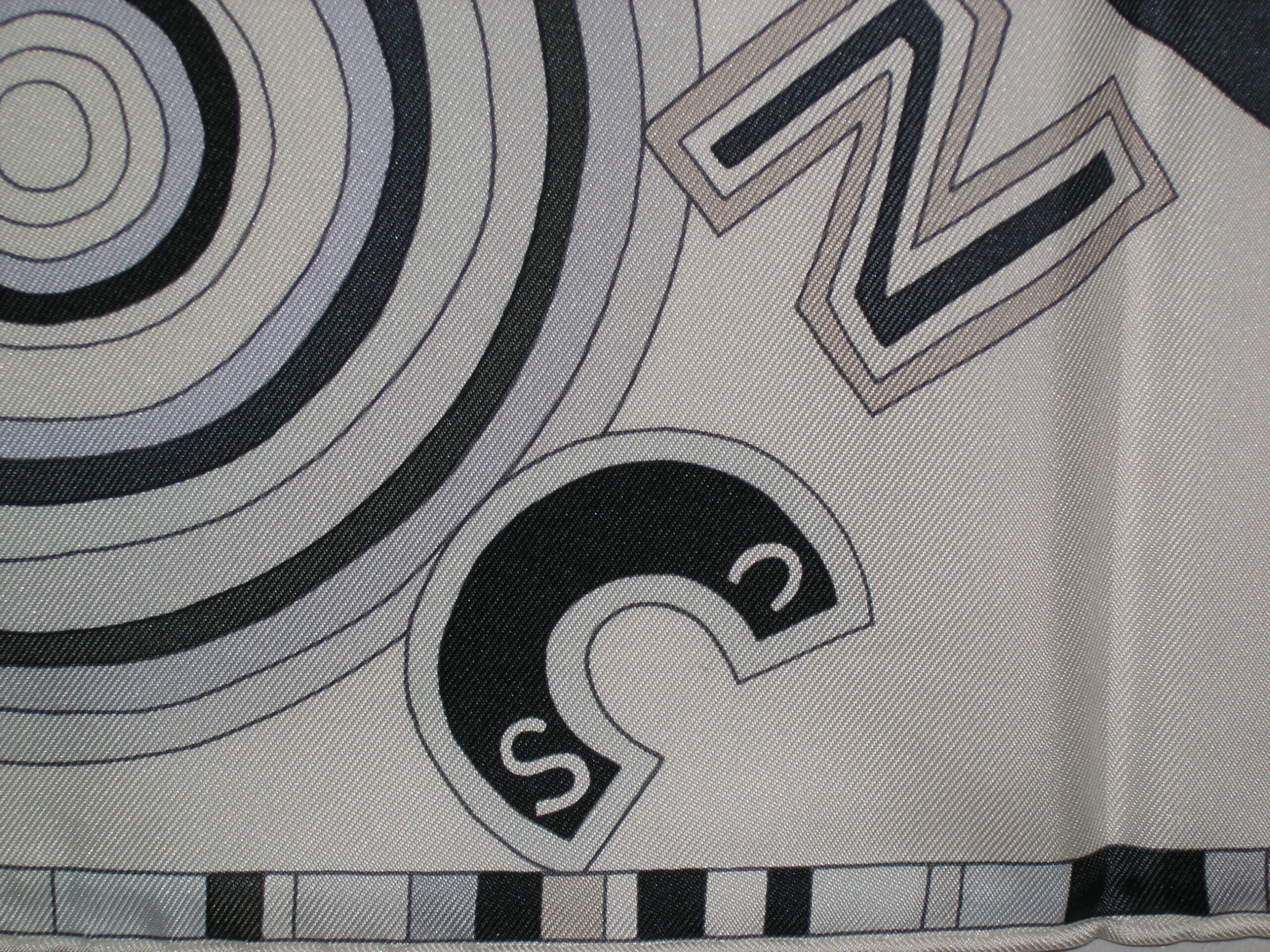 Tohu Bohu Hermes Scarf 2004 Claudia Stuhlhofer-Mayr