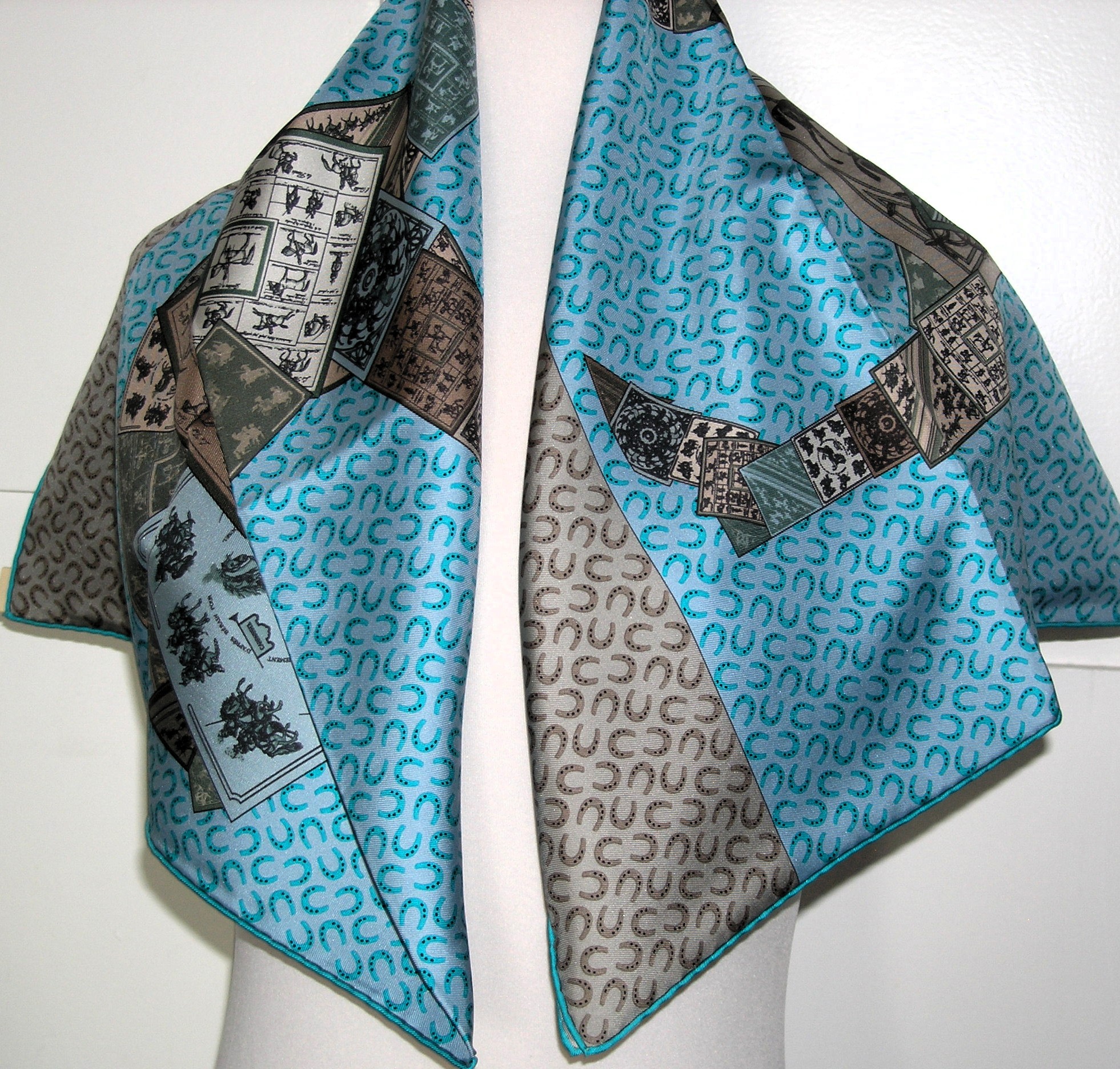 A Cheval Sur Mon Carre Hermes Scarf