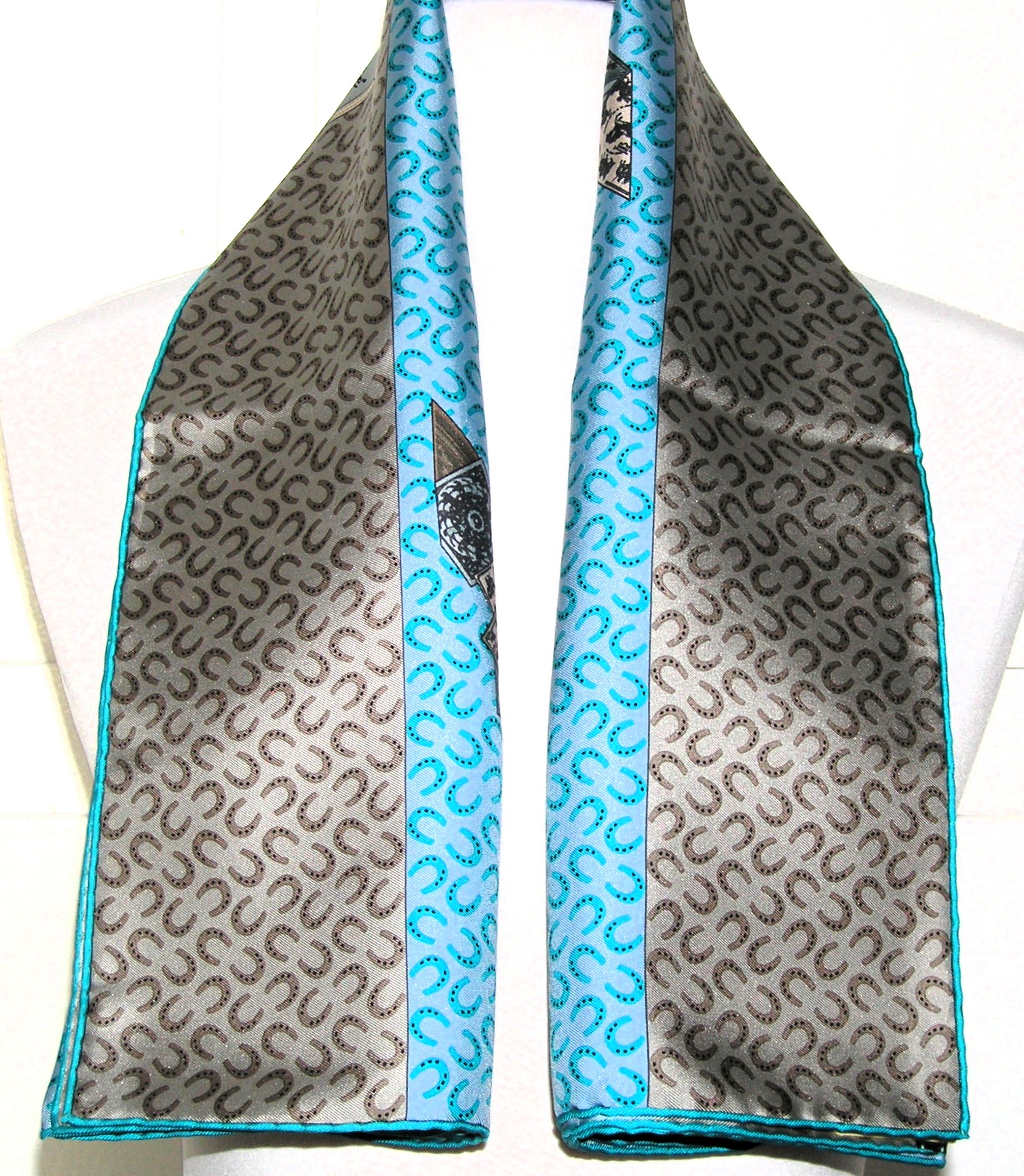 A Cheval Sur Mon Carre Hermes Scarf