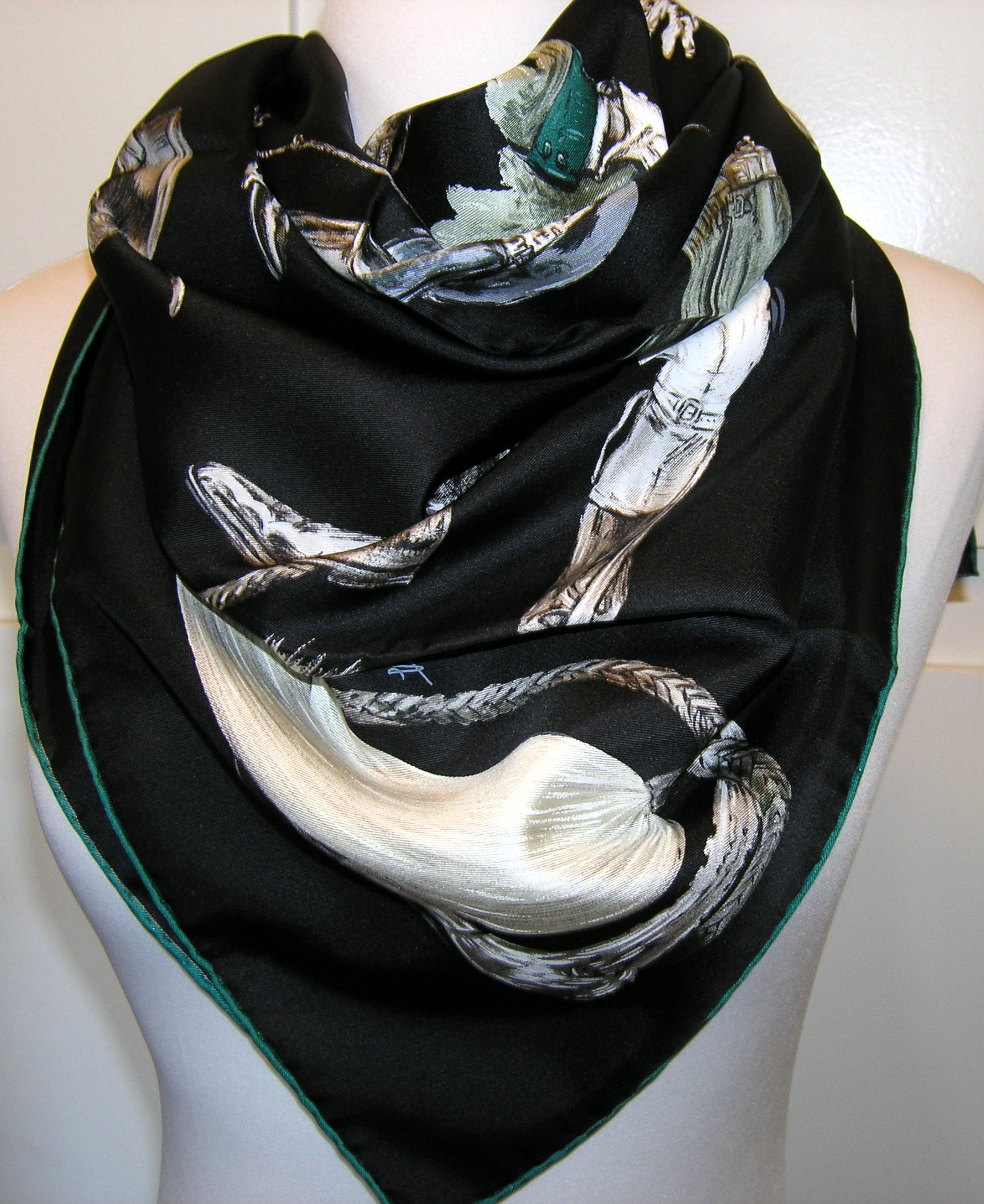 A Propos de Bottes Hermes Scarf