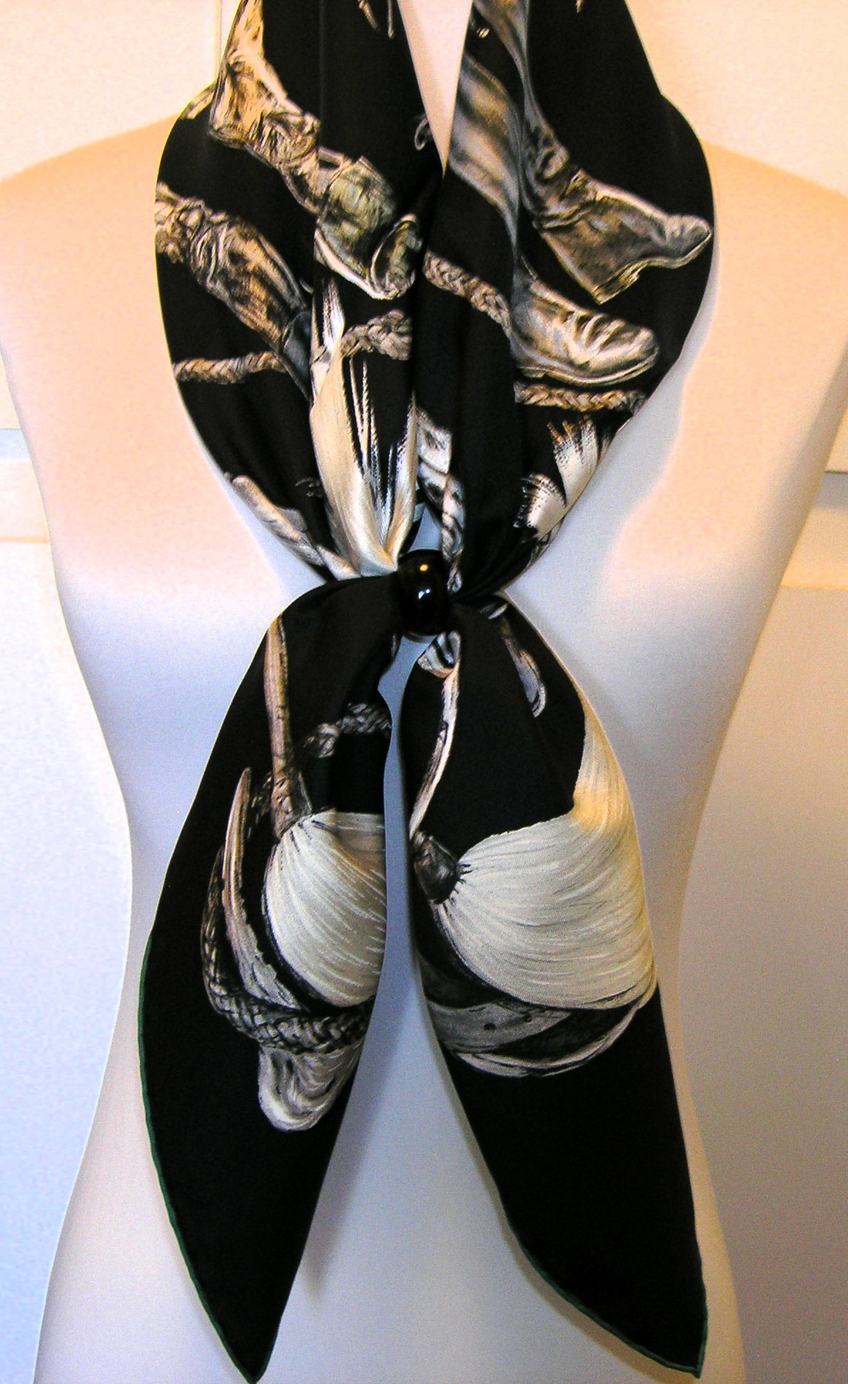 A Propos de Bottes Hermes Scarf
