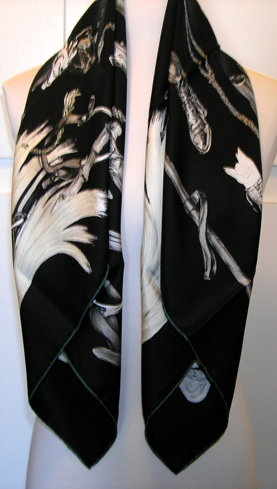 A Propos de Bottes Hermes Scarf