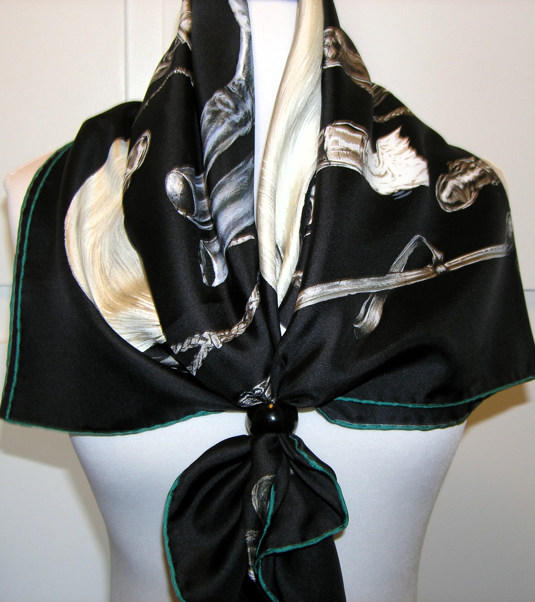 A Propos de Bottes Hermes Scarf